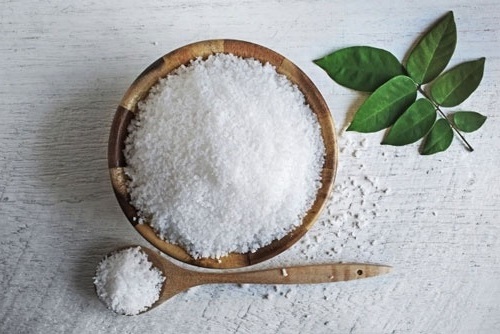 Lý do nên ăn ít muối hơn trong mùa đông lạnh